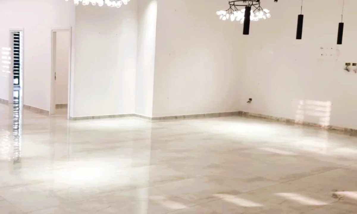 🏢 JEPET ME QIRA AMBIENT KOMERCIAL – FARMACIA 10