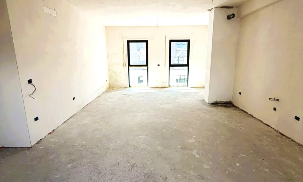 Shtepi ne shitje Apartament ne Tirane, 2+1, Mobilimi Bosh, pa mobiluar, Pagesa 209,800  Euro.