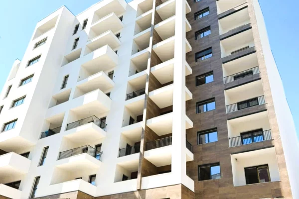 Shtepi ne shitje Apartament ne Tirane, 2+1, Mobilimi Bosh, pa mobiluar, Pagesa 209,800  Euro.
