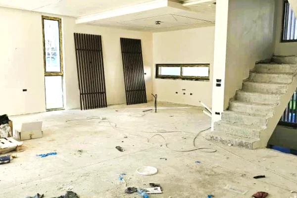 Shtepi ne shitje Vila Luksoze ne Tirane, 4+1, Mobilimi Bosh, pa mobiluar, Pagesa 780,000  Euro.