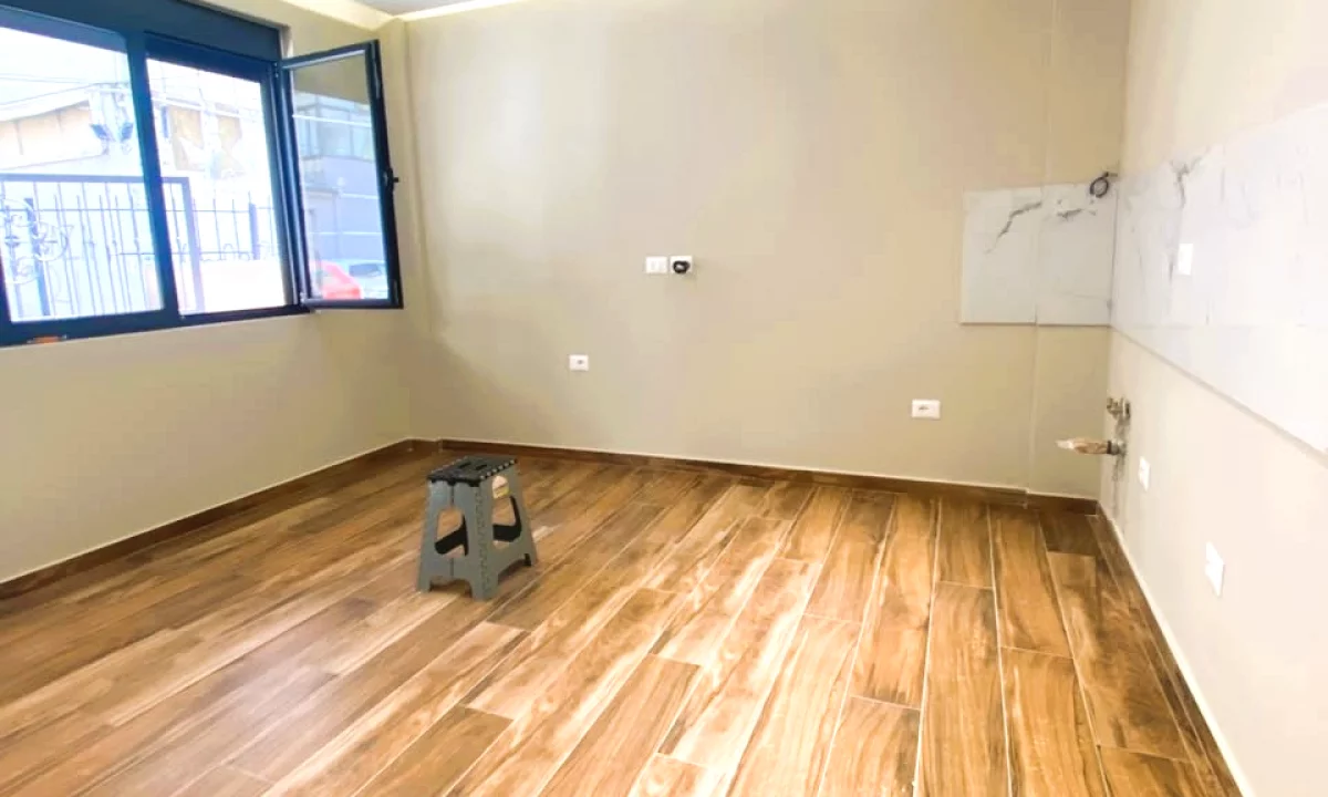 🏢Shitet Ambient Biznesi Prane Square 21 te 21 Dhjetori🔥