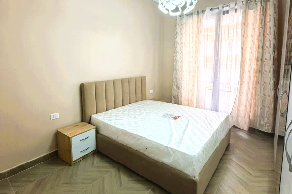 Shtepi me qera Apartament ne Tirane, 1+1, Mobilimi E mobiluar, Pagesa 881  Euro.