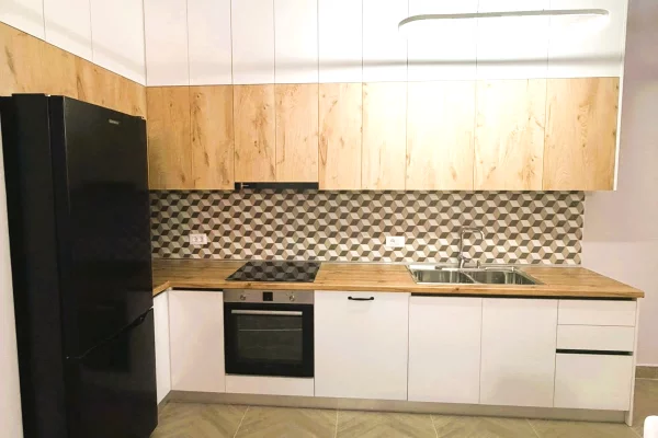 Shtepi me qera Apartament ne Tirane, 1+1, Mobilimi E mobiluar, Pagesa 881  Euro.