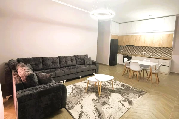 Shtepi me qera 1+1 ne Tirane - 881 Euro