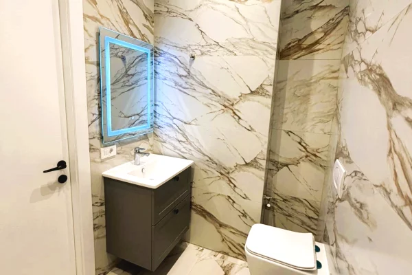 Shtepi me qera Apartament ne Tirane, 1+1, Mobilimi E mobiluar, Pagesa 984  Euro.