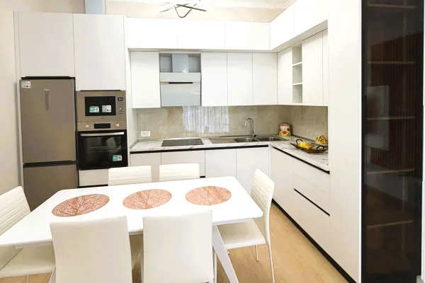 Shtepi me qera Apartament ne Tirane, 2+1, Mobilimi E mobiluar, Pagesa 1,347  Euro.