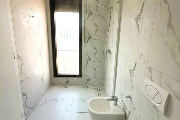 Shtepi me qera Apartament ne Tirane, 2+1, Mobilimi E mobiluar, Pagesa 1,347  Euro.