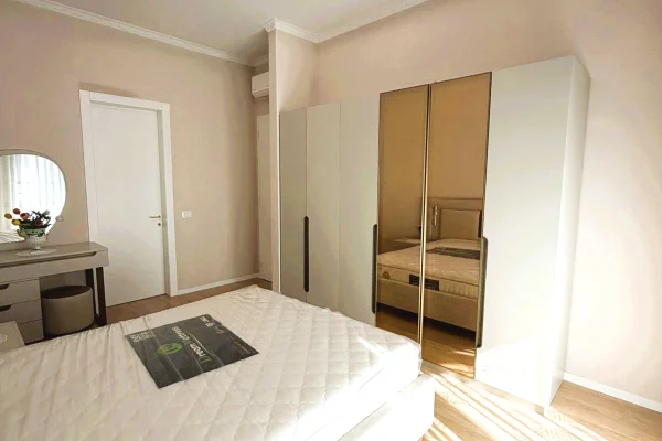 Shtepi me qera Apartament ne Tirane, 2+1, Mobilimi E mobiluar, Pagesa 1,347  Euro.