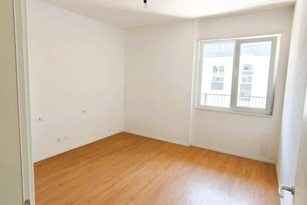 Shtepi ne shitje Apartament ne Tirane, 2+1, Mobilimi E mobiluar, Pagesa 130,000  Euro.