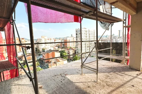 Shtepi ne shitje Apartament ne Tirane, 1+1, Mobilimi Bosh, pa mobiluar, Pagesa 178,700  Euro.