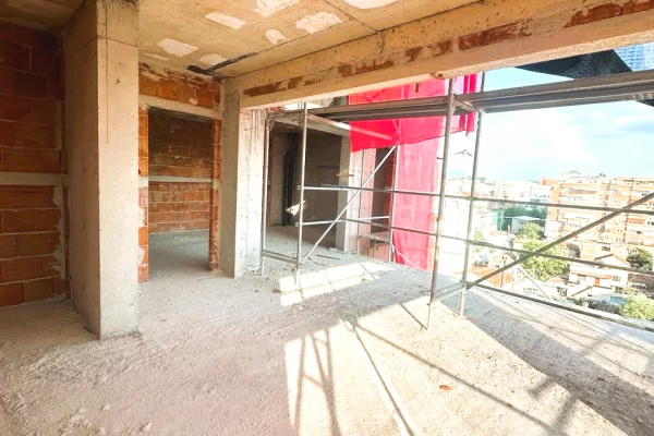 Shtepi ne shitje Apartament ne Tirane, 1+1, Mobilimi Bosh, pa mobiluar, Pagesa 169,900  Euro.