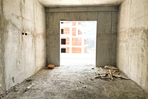 Shtepi ne shitje Apartament ne Tirane, 1+1, Mobilimi Bosh, pa mobiluar, Pagesa 139,800  Euro.