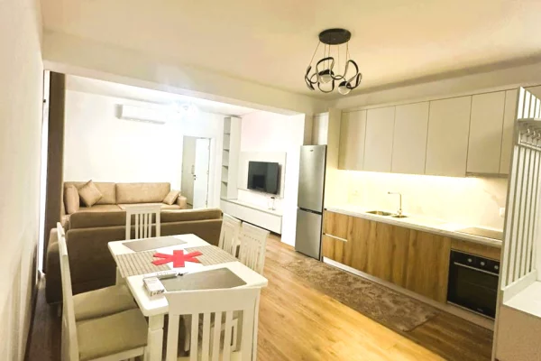 Shtepi me qera Apartament ne Tirane, 2+1, Mobilimi E mobiluar, Pagesa 829  Euro.