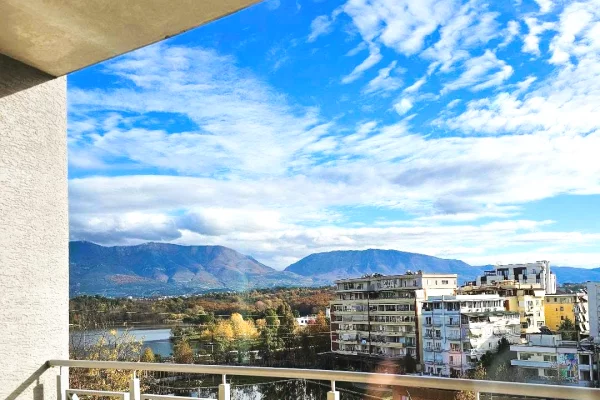 Shtepi me qera Apartament ne Tirane, 2+1, Mobilimi E mobiluar, Pagesa 933  Euro.
