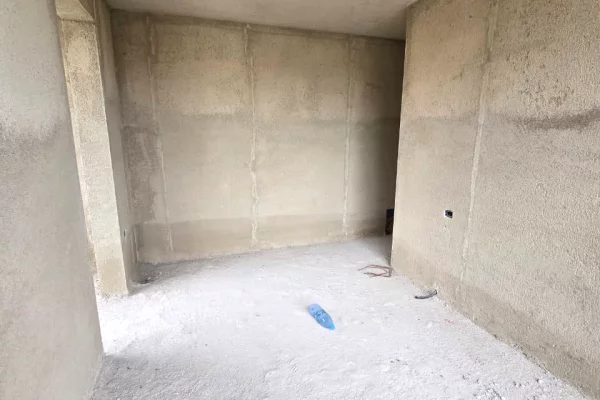 Shtepi ne shitje Apartament ne Tirane, 2+1, Mobilimi Bosh, pa mobiluar, Pagesa 175,000  Euro.