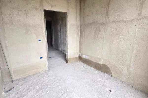 Shtepi ne shitje Apartament ne Tirane, 2+1, Mobilimi Bosh, pa mobiluar, Pagesa 175,000  Euro.