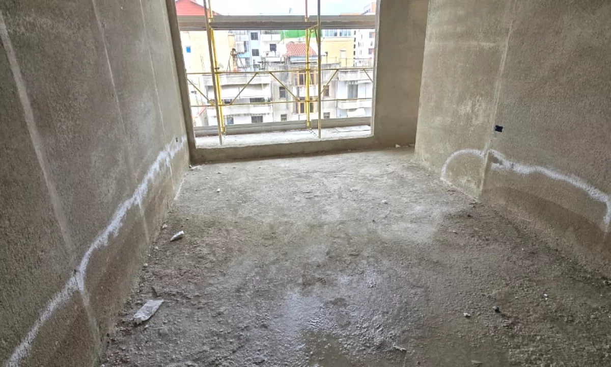 Shtepi ne shitje Apartament ne Tirane, 1+1, Mobilimi Bosh, pa mobiluar, Pagesa 145,800  Euro.
