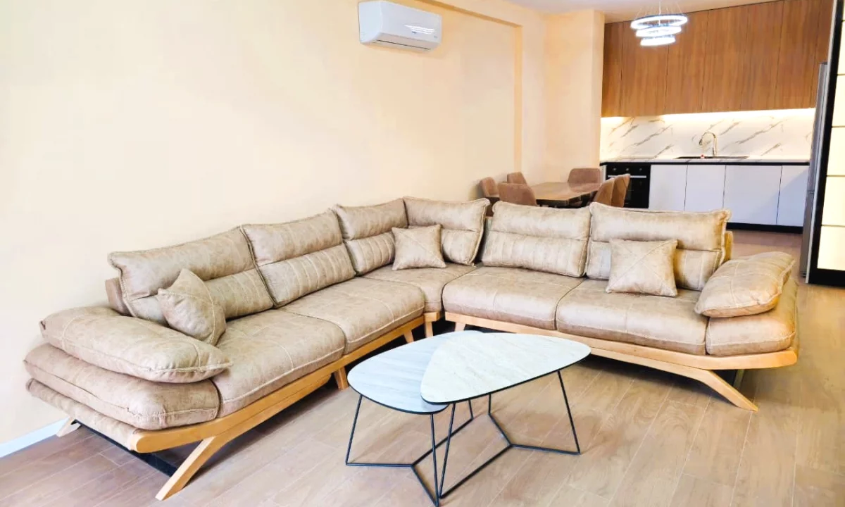 Shtepi me qera Apartament ne Tirane, 2+1, Mobilimi E mobiluar, Pagesa 1,200  Euro.