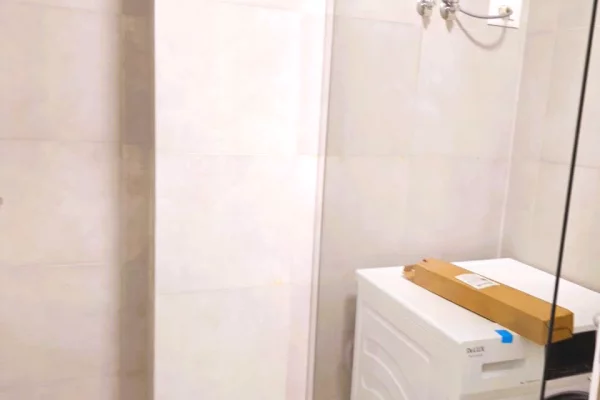 Shtepi me qera Apartament ne Tirane, 2+1, Mobilimi E mobiluar, Pagesa 1,200  Euro.