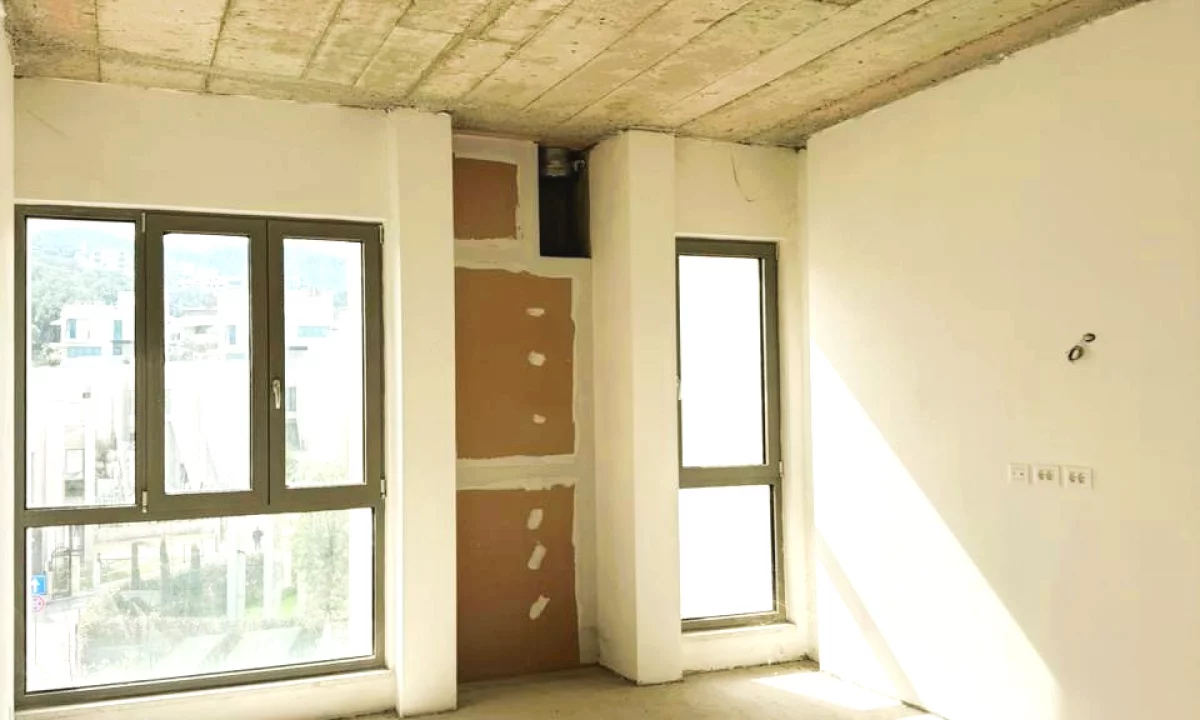 Shtepi ne shitje Apartament ne Tirane, 2+1, Mobilimi Bosh, pa mobiluar, Pagesa 411,400  Euro.