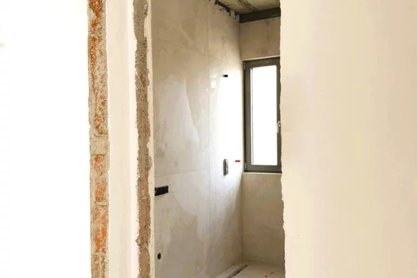 Shtepi ne shitje Apartament ne Tirane, 2+1, Mobilimi Bosh, pa mobiluar, Pagesa 411,400  Euro.