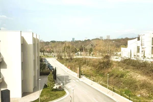 Shtepi ne shitje Apartament ne Tirane, 2+1, Mobilimi Bosh, pa mobiluar, Pagesa 411,400  Euro.