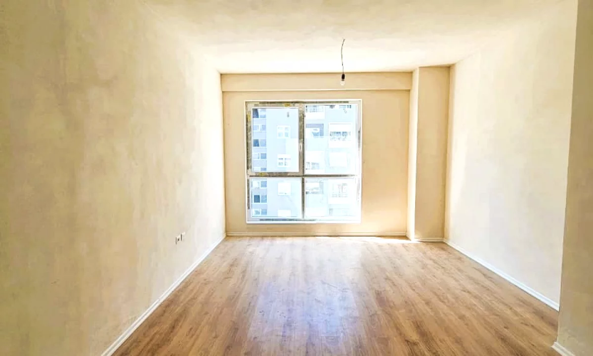 Shtepi ne shitje Apartament ne Tirane, 3+1, Mobilimi Bosh, pa mobiluar, Pagesa 375,000  Euro.