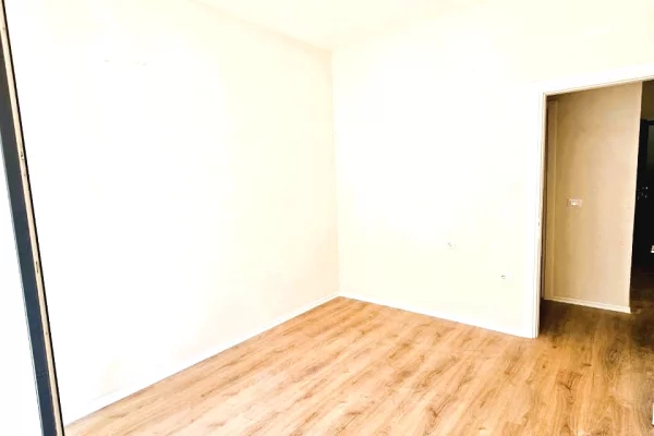 Shtepi ne shitje Apartament ne Tirane, 3+1, Mobilimi Bosh, pa mobiluar, Pagesa 375,000  Euro.