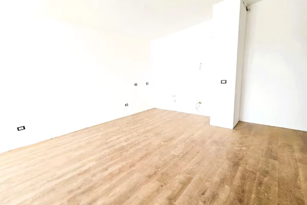 Shtepi ne shitje Apartament ne Tirane, 1+1, Mobilimi Bosh, pa mobiluar, Pagesa 93,301  Euro.
