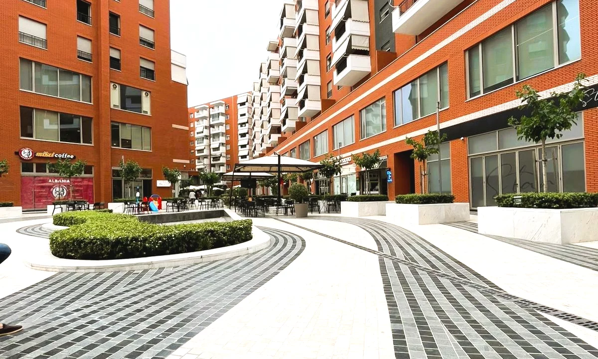 Shtepi ne shitje Apartament ne Tirane, 2+1, Mobilimi Bosh, pa mobiluar, Pagesa 411,000  Euro.