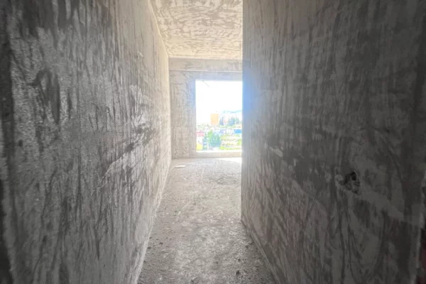 Shtepi ne shitje Apartament ne Tirane, 2+1, Mobilimi Bosh, pa mobiluar, Pagesa 162,270  Euro.