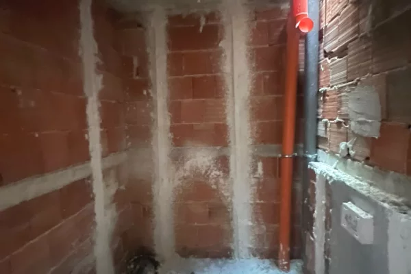 Shtepi ne shitje Apartament ne Tirane, 2+1, Mobilimi Bosh, pa mobiluar, Pagesa 162,270  Euro.