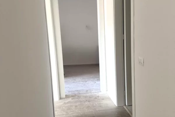 Shtepi ne shitje Apartament ne Tirane, 2+1, Mobilimi Bosh, pa mobiluar, Pagesa 190,000  Euro.