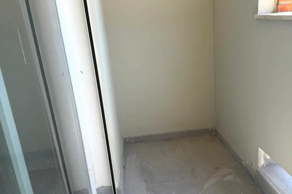 Shtepi ne shitje Apartament ne Tirane, 2+1, Mobilimi Bosh, pa mobiluar, Pagesa 190,000  Euro.