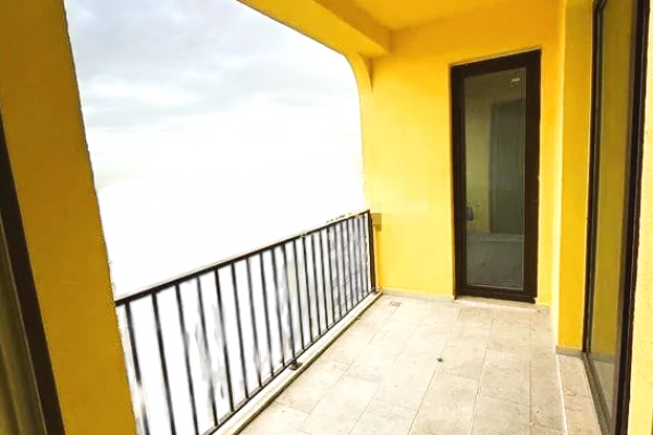 Shtepi ne shitje Apartament ne Tirane, 3+1, Mobilimi Bosh, pa mobiluar, Pagesa 196,000  Euro.