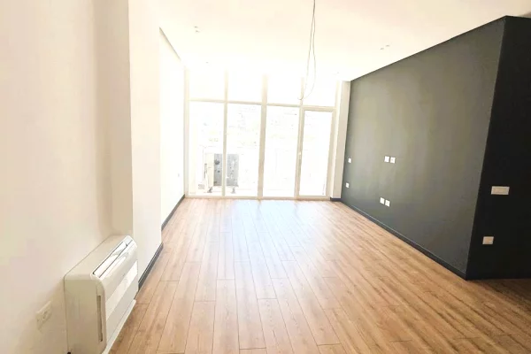 Shtepi ne shitje Apartament ne Tirane, 1+1, Mobilimi Bosh, pa mobiluar, Pagesa 229,000  Euro.