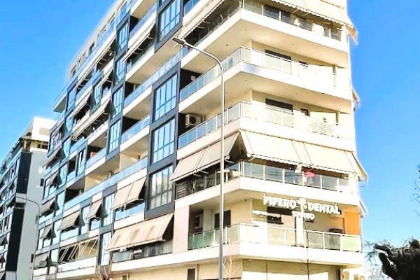 Shtepi ne shitje Apartament ne Tirane, 1+1, Mobilimi Bosh, pa mobiluar, Pagesa 130,000  Euro.