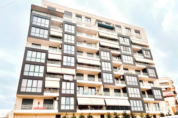 Shtepi ne shitje Apartament ne Tirane, 1+1, Mobilimi Bosh, pa mobiluar, Pagesa 132,000  Euro.
