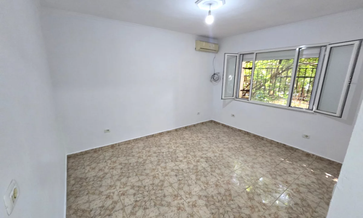 🏢 SHITEN 2 AMBIENTE BIZNESI + GARSIONERE  TE RRUGA E KAVAJES ✨