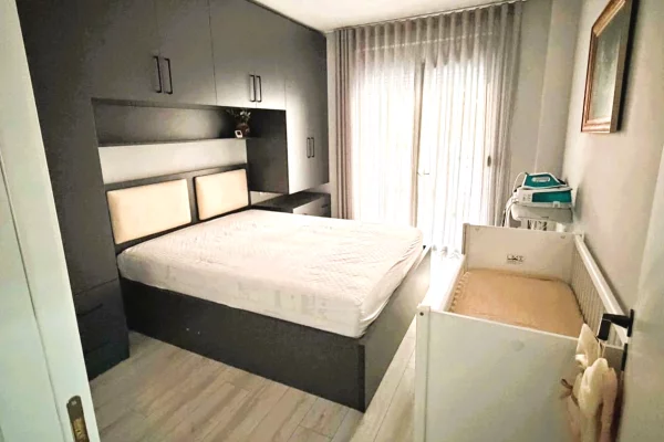 Shtepi ne shitje Apartament ne Tirane, 1+1, Mobilimi E mobiluar, Pagesa 185,000  Euro.