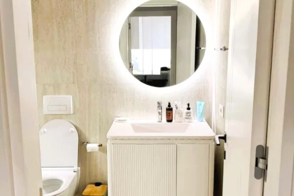 Shtepi ne shitje Apartament ne Tirane, 1+1, Mobilimi E mobiluar, Pagesa 185,000  Euro.