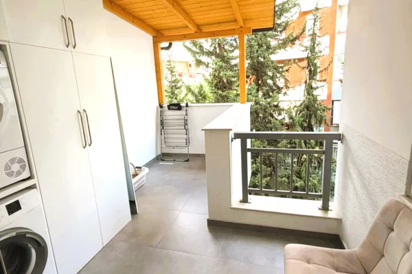 Shtepi ne shitje Apartament ne Tirane, 1+1, Mobilimi E mobiluar, Pagesa 185,000  Euro.