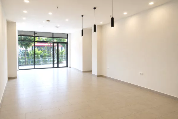 Ambient biznesi ne shitje 1+1 ne Tirane - 130,000 Euro