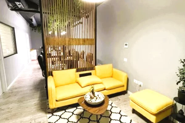 Ambient biznesi me qera 3+1 ne Tirane - 2,000 Euro