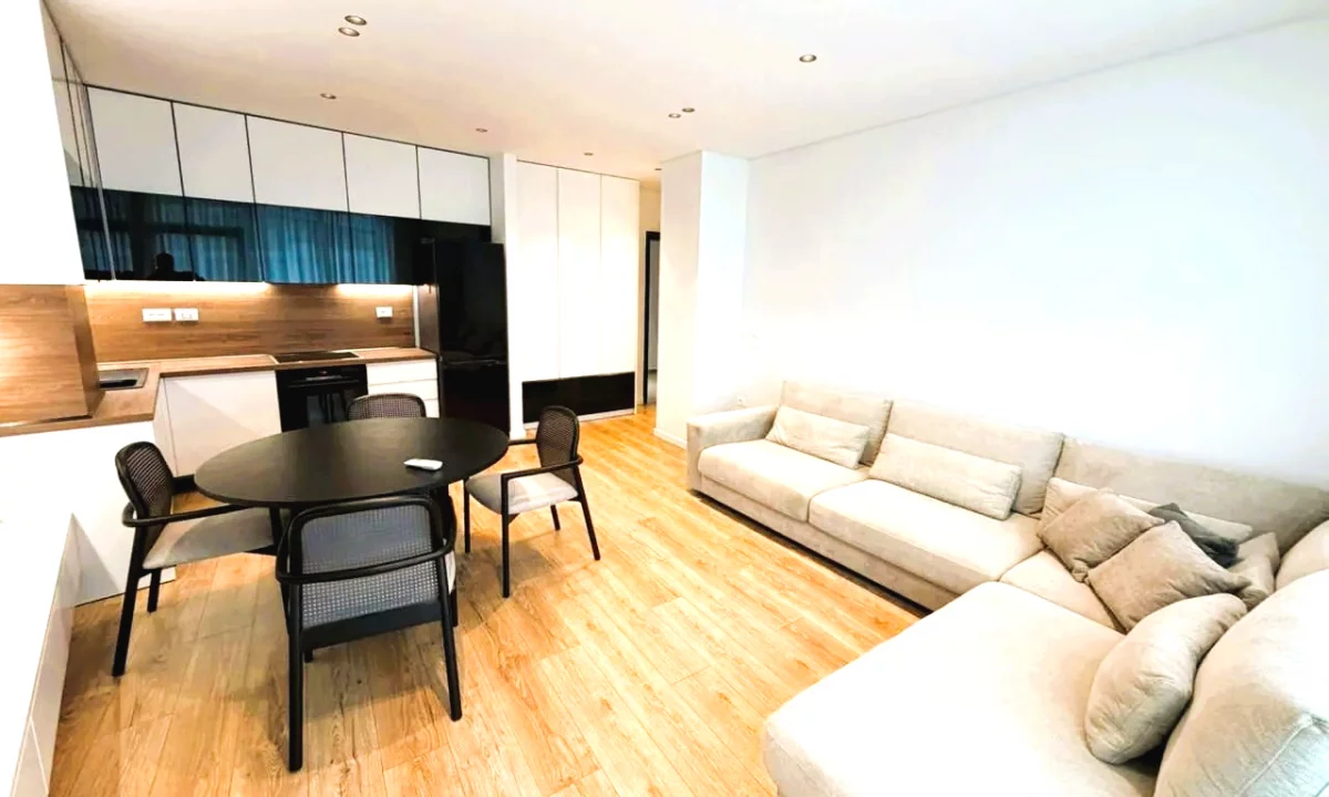Shtepi ne shitje Apartament ne Tirane, 1+1, Mobilimi E mobiluar, Pagesa 345,000  Euro.