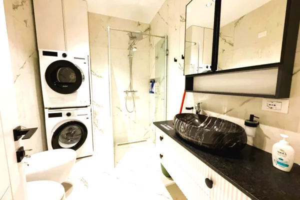 Shtepi ne shitje Apartament ne Tirane, 1+1, Mobilimi E mobiluar, Pagesa 345,000  Euro.