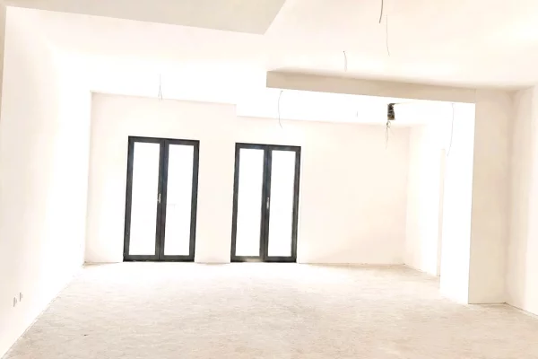 Ambient biznesi me qera 3+1 ne Tirane - 2,500 Euro