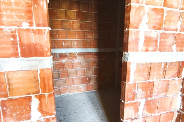 Shtepi ne shitje Apartament ne Tirane, 2+1, Mobilimi Bosh, pa mobiluar, Pagesa 244,800  Euro.