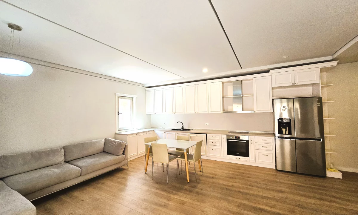 Shtepi me qera Apartament ne Tirane, 2+1, Mobilimi E mobiluar, Pagesa 1,100  Euro.