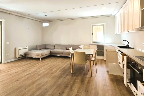 Shtepi me qera Apartament ne Tirane, 2+1, Mobilimi E mobiluar, Pagesa 1,100  Euro.